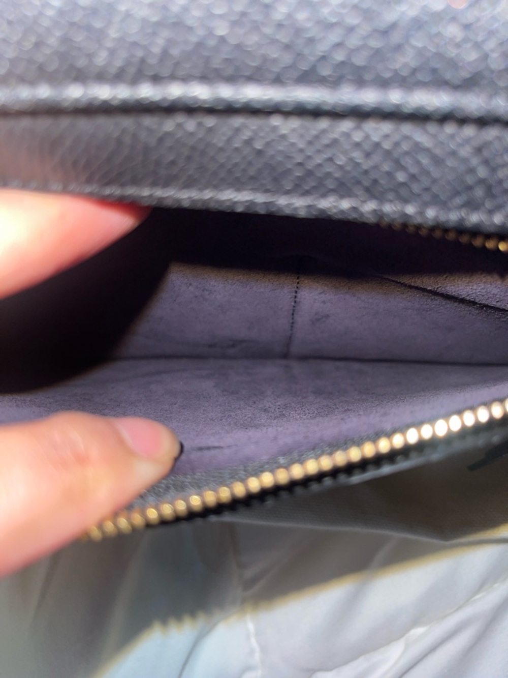 CÉLINE
CÉLINE Grained Calfskin Belt Bag Micro - Picture 15 of 16